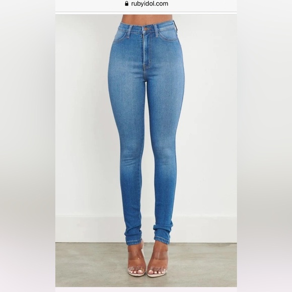 Vibrant M. I. U. Skinny Medium Stone Wash  Jeans  NWT Size 9/28W - Picture 1 of 15